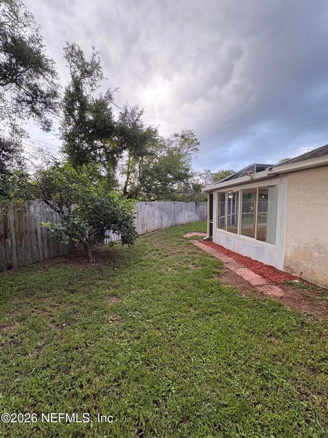 Building Photo - 436 Mango Cir