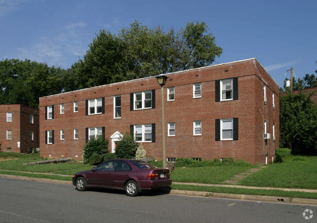 Building Photo - 1210 N Kenilworth St