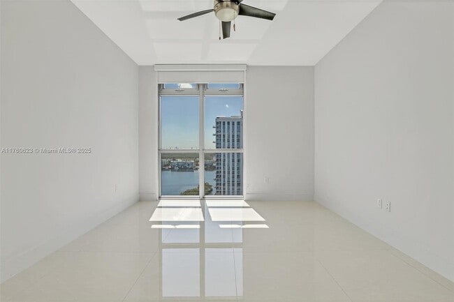 Building Photo - 17301 Biscayne Blvd