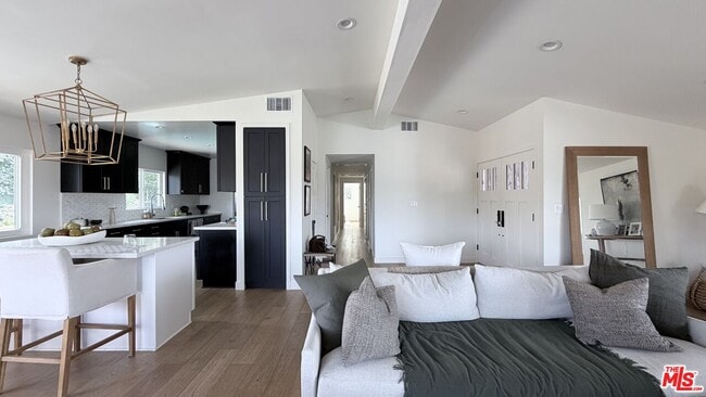 Building Photo - 3852 Sherview Dr