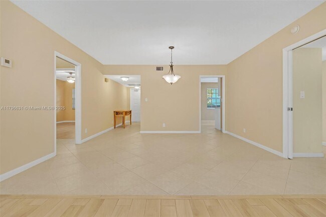 Building Photo - 933 Cypress Grove Dr