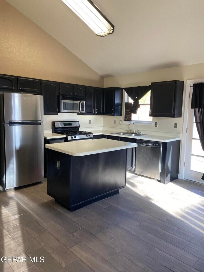 Building Photo - 394 Brill Cir