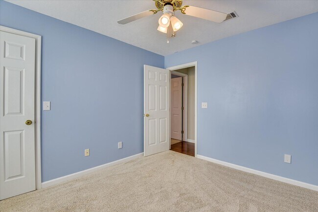 Building Photo - 703 Cannock Loop