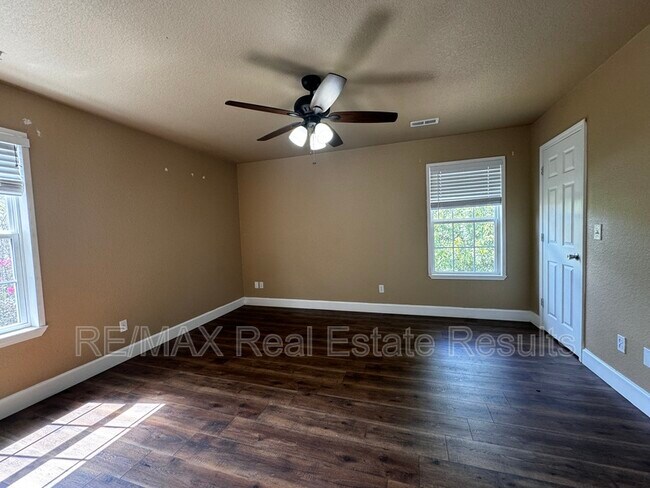 Building Photo - 1521 N Dawn Dr