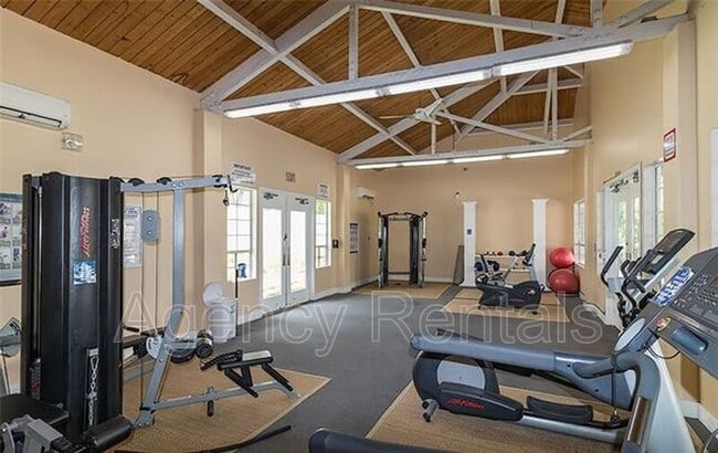 Building Photo - 545 Mananai Pl