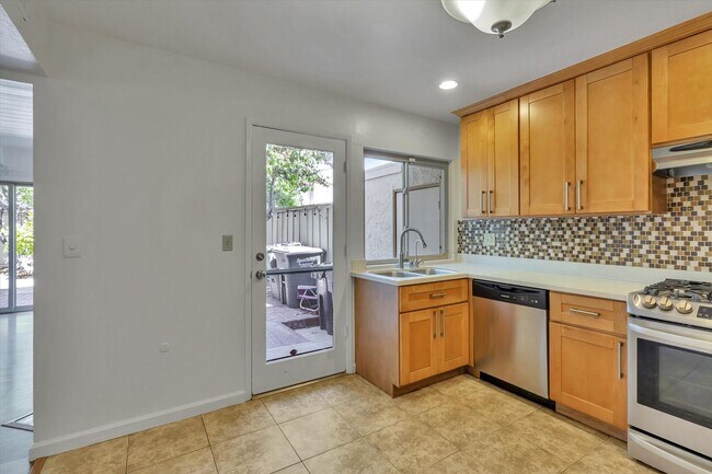 Building Photo - Sunnyvale Gem with Sleek Finishes & Though...