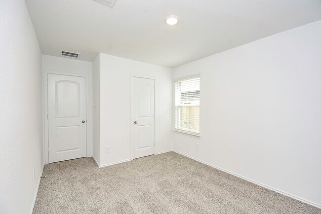 Building Photo - 14919 Clay Harvest Rdg