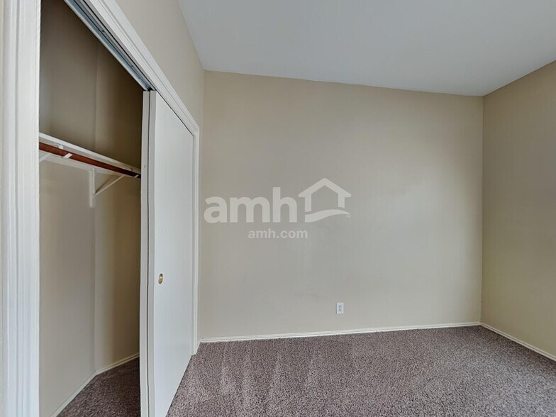 Building Photo - 2326 Loquat Ln