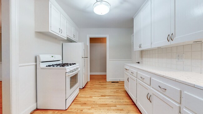 Building Photo - 802 Timber Ln