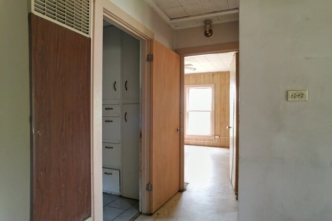 Building Photo - 194 Ouachita 54