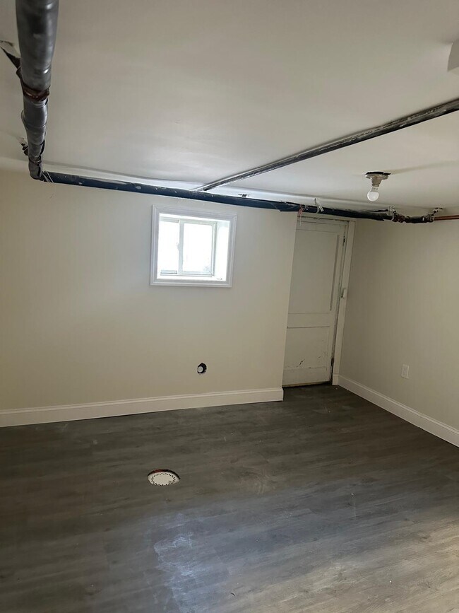 Building Photo - 31 E 32nd St