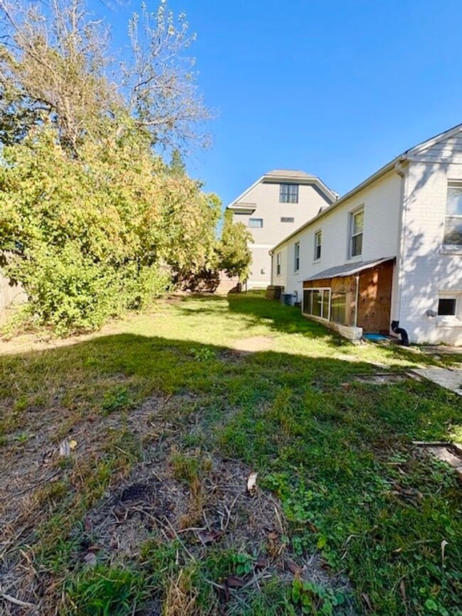 Building Photo - 4541 Fairfield Dr