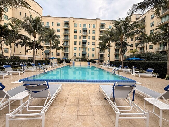 Building Photo - 610 Clematis St