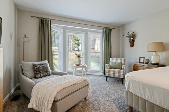 Building Photo - 17 Rock Crest Cir SE