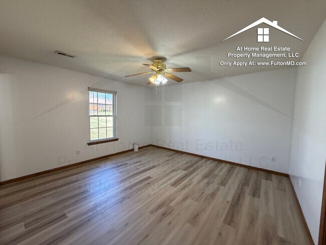 Building Photo - 1117-1119 Ashton Circle East