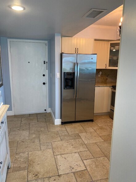 Building Photo - 53 High Point Cir W