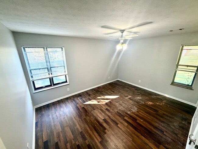Building Photo - 7225 Deville Way