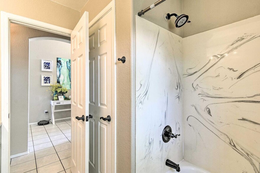 Building Photo - 2111 N Pebble Beach Dr