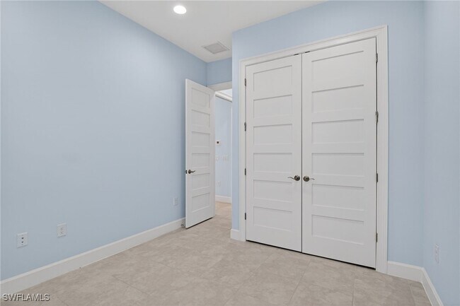 Building Photo - 8813 Yucatan Ct