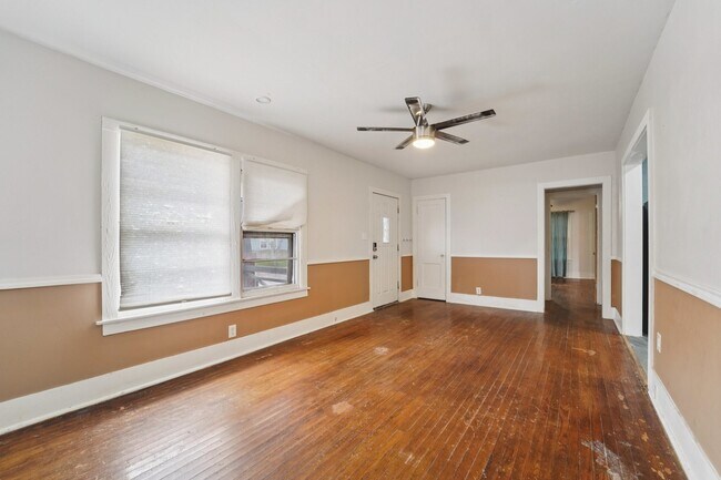 Building Photo - 5224 Bernardo De Galvez Ave