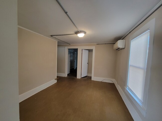 Building Photo - 902 East St