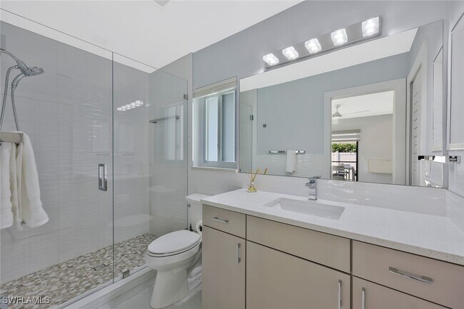 Building Photo - 532 103rd Ave N