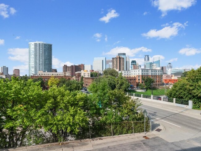 Building Photo - 1800 La Salle Ave