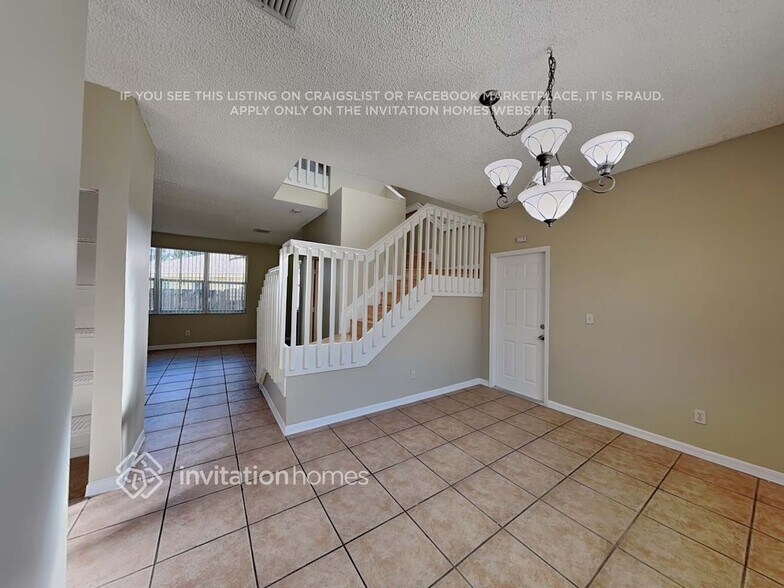 Building Photo - 10621 SW 14th Ct