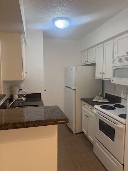 Building Photo - 11201 Lynbrook Dr