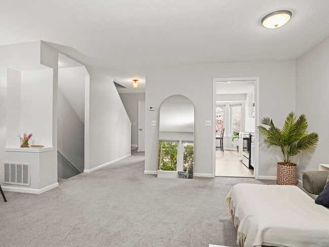 Building Photo - 1611 Washington Blvd