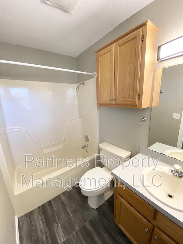 Building Photo - 831 N 54th Ave