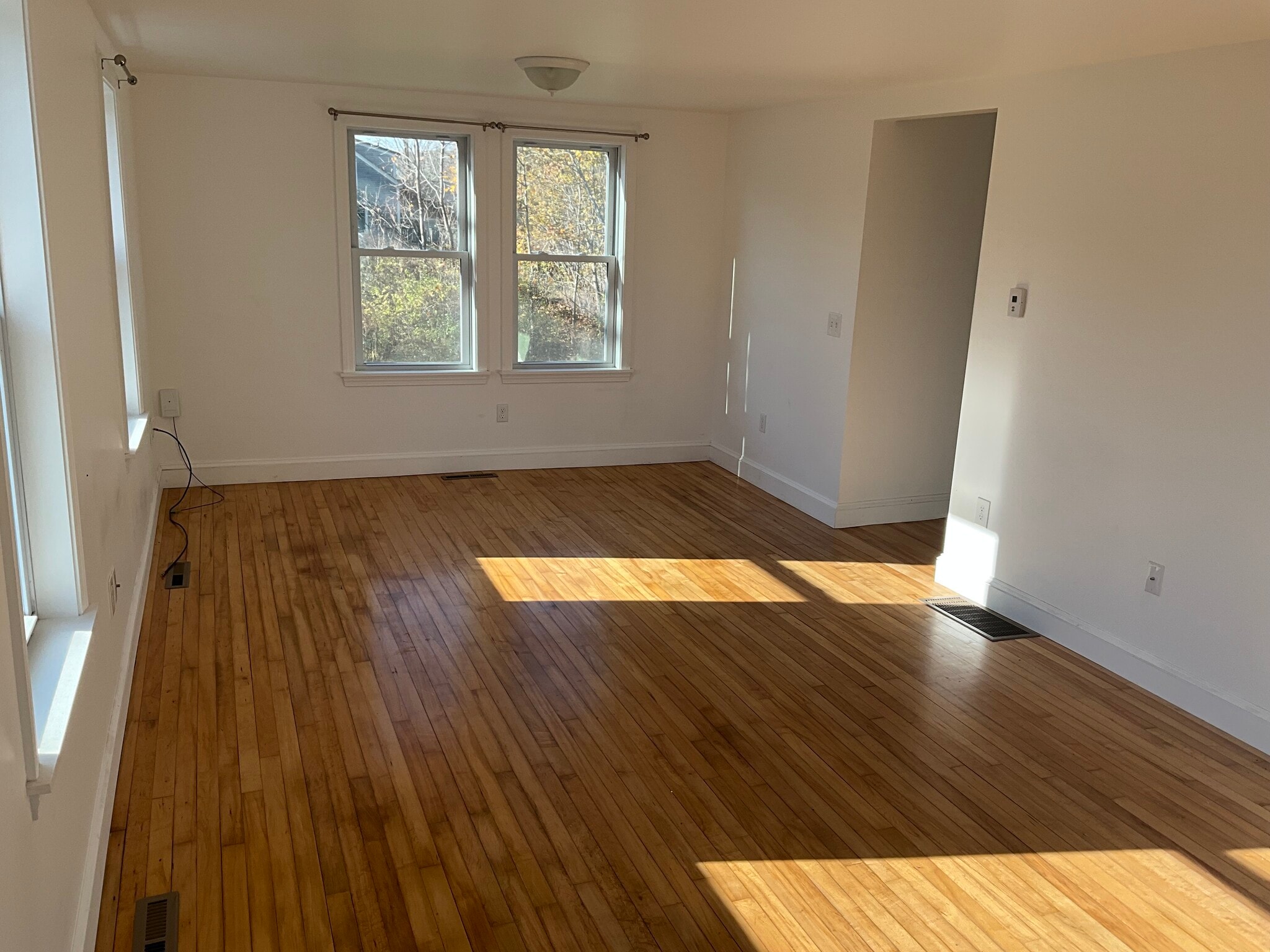 Building Photo - 450 Riverside Dr