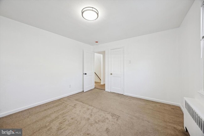 Building Photo - 206 W Parkway Ave