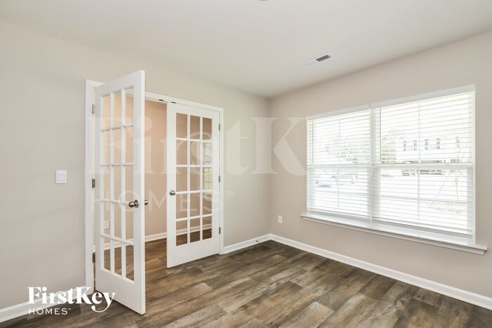 Building Photo - 137 Preston Oaks Dr