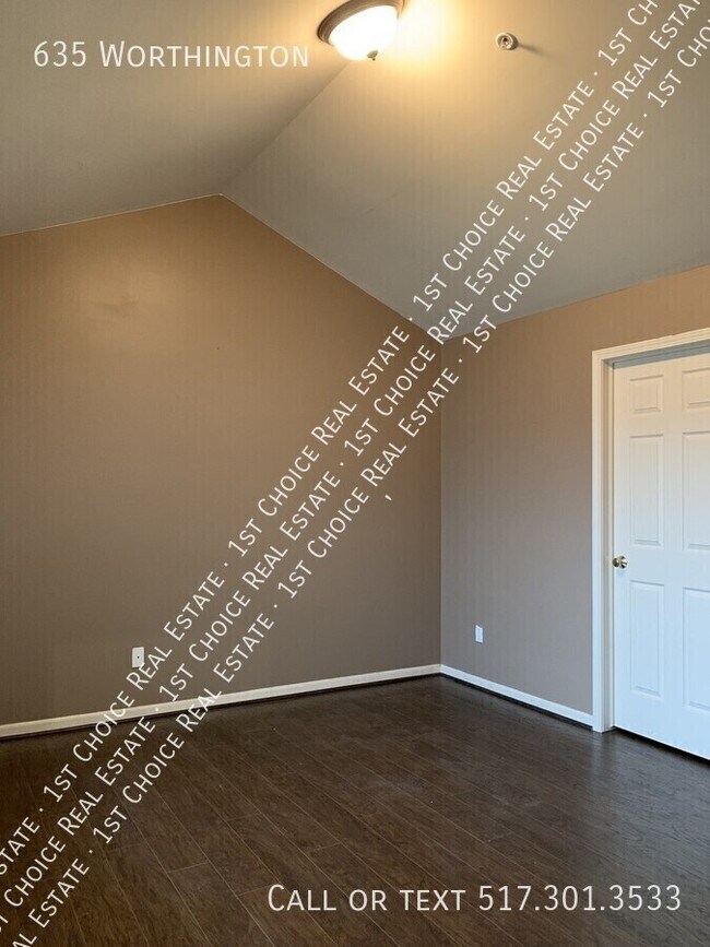 Building Photo - 635 Worthington-