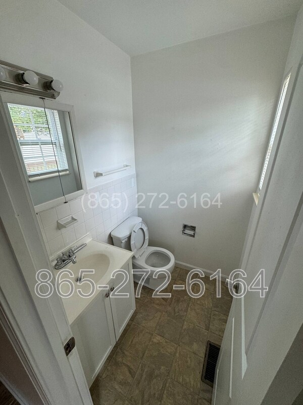 Building Photo - 6436 Tewksbury Dr NW