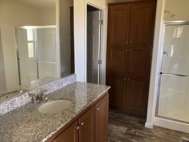 Building Photo - 70 Montecito Dr