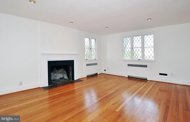 Building Photo - 4630 River Rd