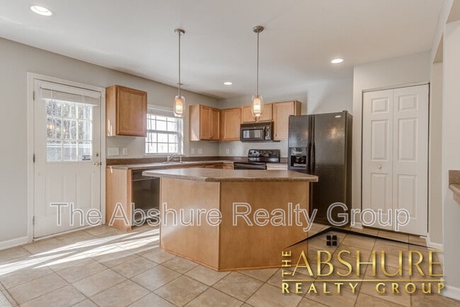 Building Photo - 5223 Malik Dr