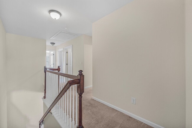 Building Photo - Your Next Home Awaits! 3BR Townhome with G...