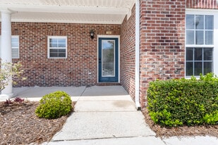 Building Photo - 320 Hibiscus Way