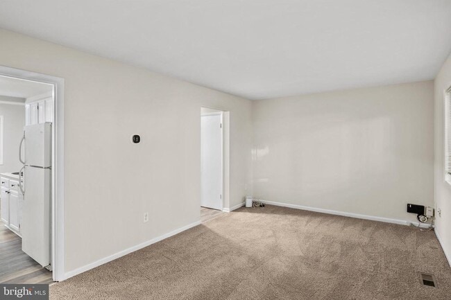 Building Photo - 1604 New Windsor Ct