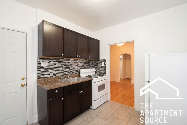 Primary Photo - 6347 N Magnolia Ave