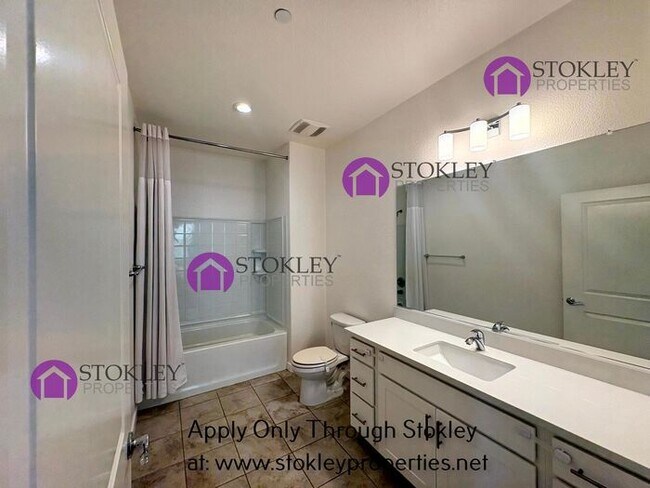 Building Photo - 2700 Wildflower Sta Pl