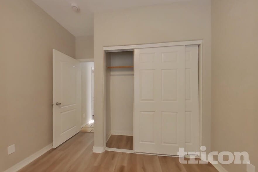 Building Photo - 504 W Beautiful Ln