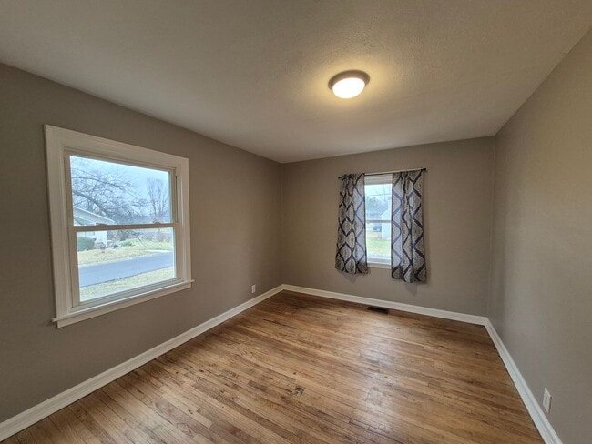 Building Photo - Charming 3-bedroom home!