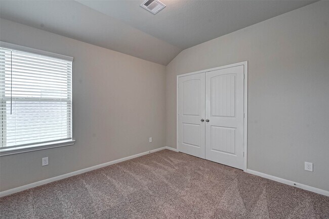 Building Photo - 21450 Holly Heights Rd