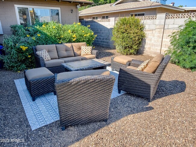 Building Photo - 2301 N 81st Pl