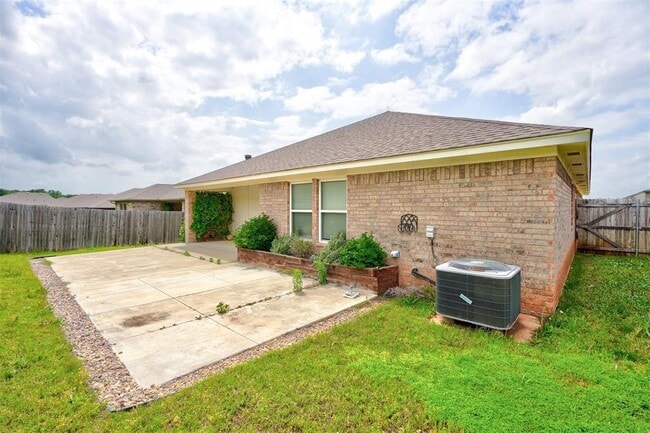 Building Photo - 12490 Native Hill Dr