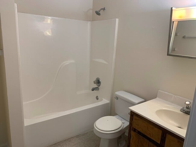 Building Photo - PRE-LEASING FOR AUGUST 7 2026!